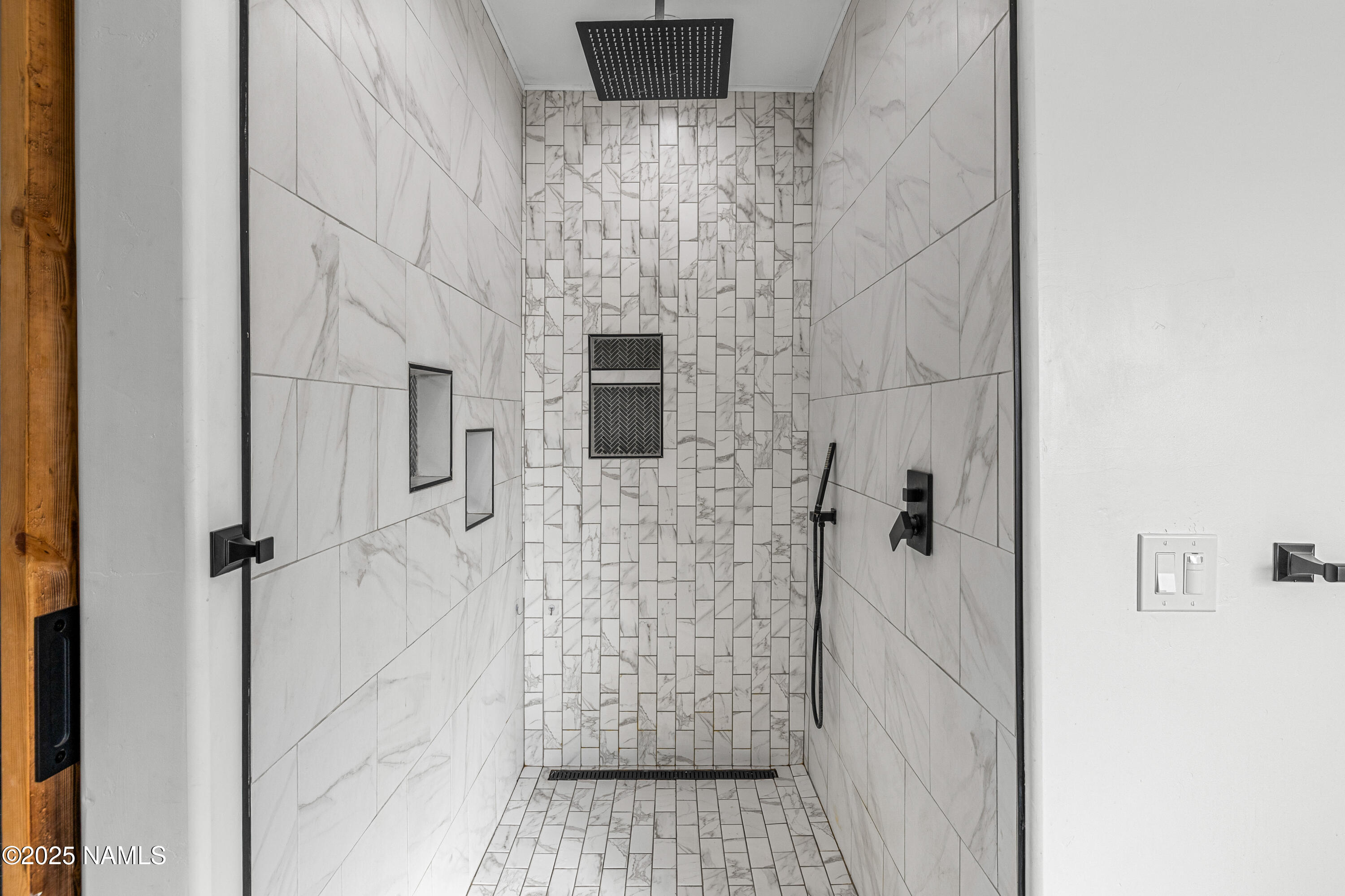 6770 North Rain Valley Road Flagstaff, AZ 86004 - Photo 12 of 28 Custom tile shower