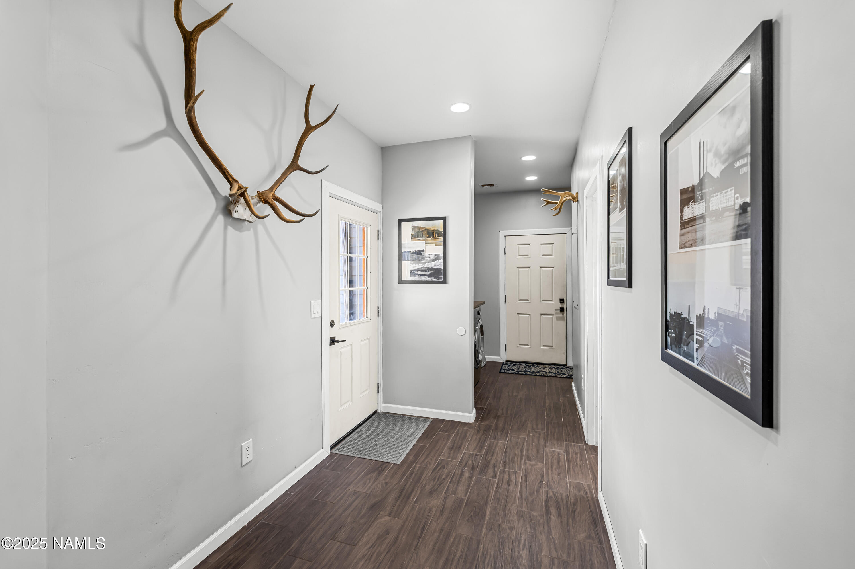 6770 North Rain Valley Road Flagstaff, AZ 86004 - Photo 15 of 28 Hallway