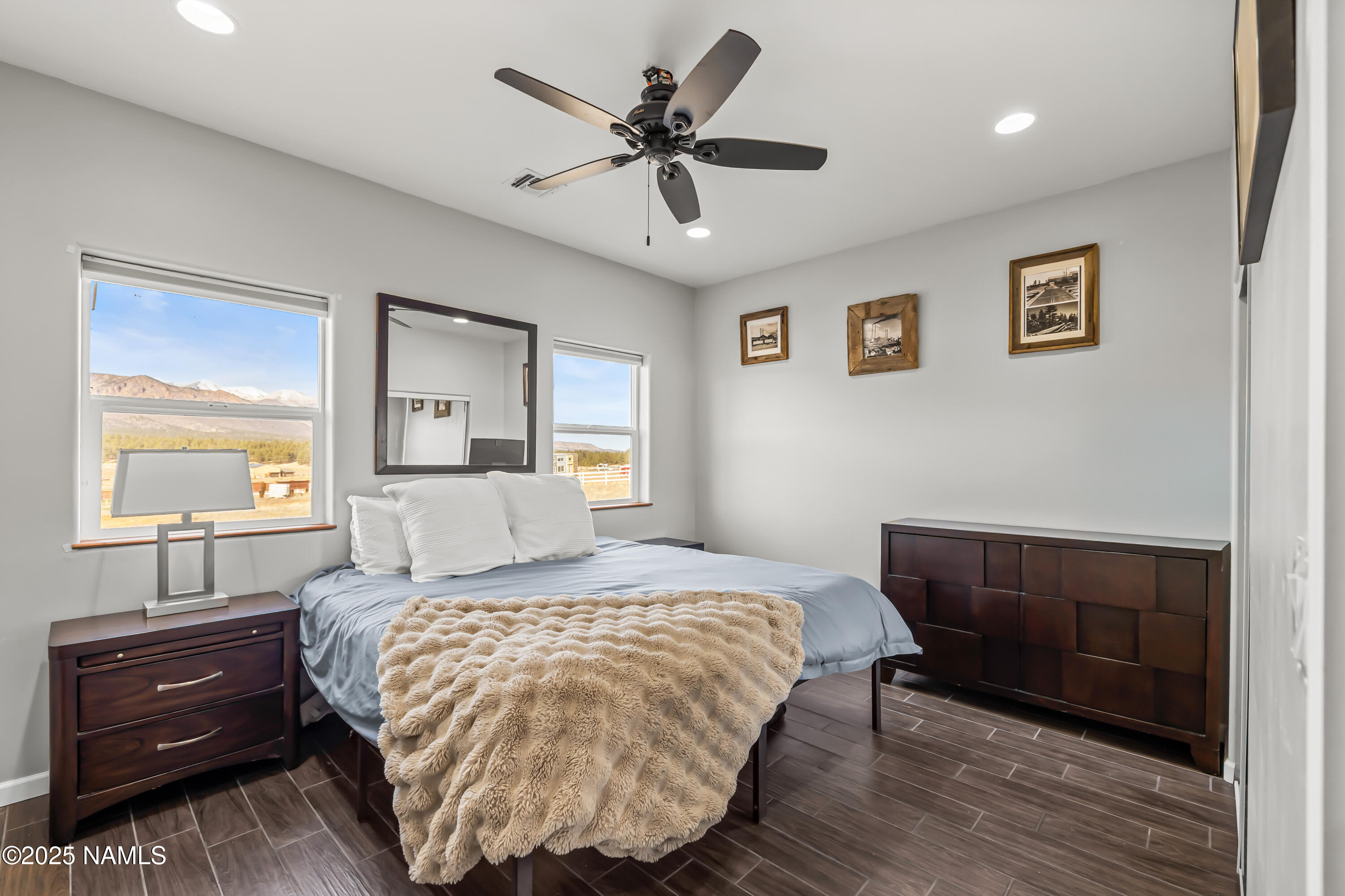 6770 North Rain Valley Road Flagstaff, AZ 86004 - Photo 16 of 28 Guest bedroom
