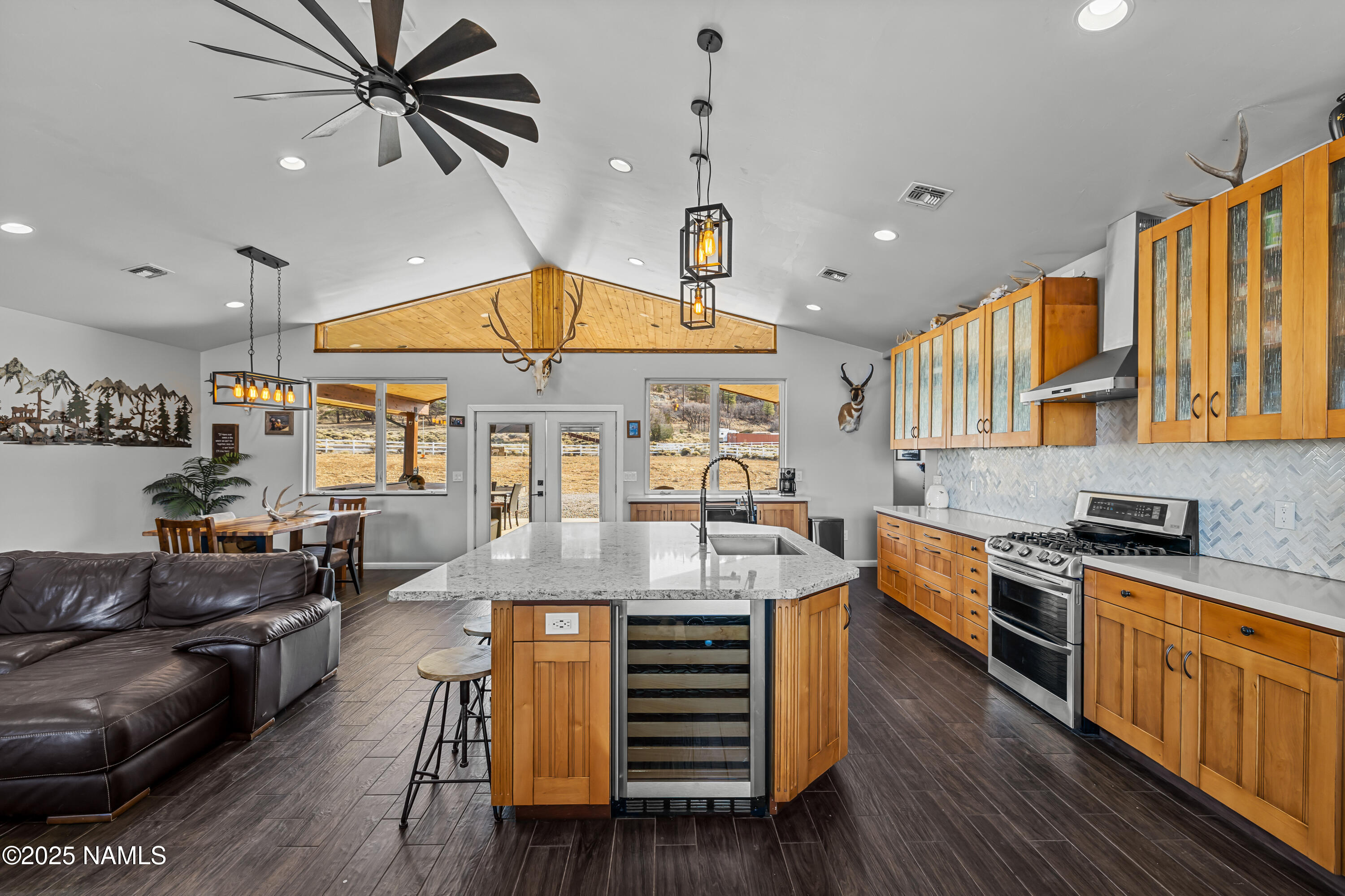 6770 North Rain Valley Road Flagstaff, AZ 86004 - Photo 4 of 28 Large kitchen island