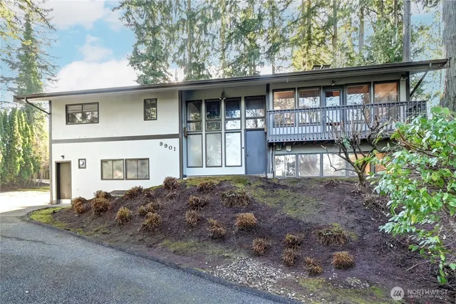 $2,399,850 | 9901 Northeast 32nd Street, Bellevue, WA 98004