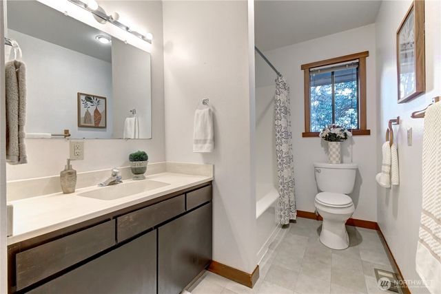 $2,399,850 | 9901 Northeast 32nd Street, Bellevue, WA 98004