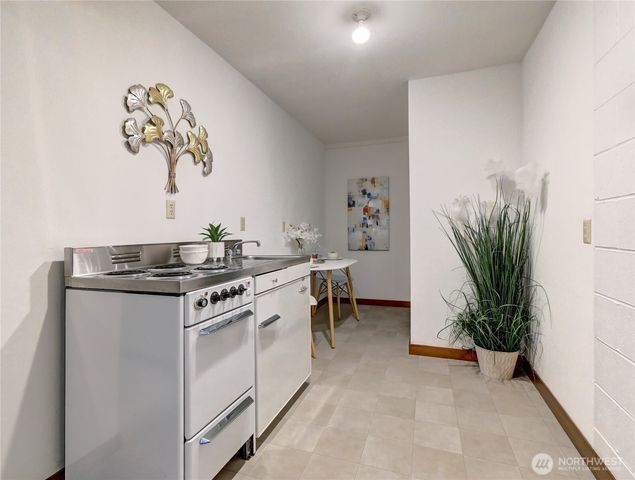 $2,399,850 | 9901 Northeast 32nd Street, Bellevue, WA 98004