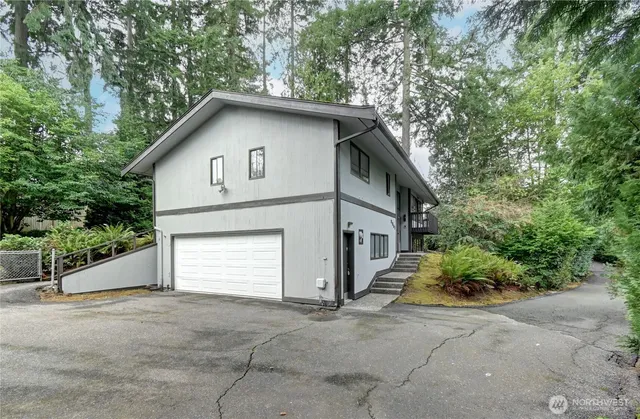 $2,399,850 | 9901 Northeast 32nd Street, Bellevue, WA 98004