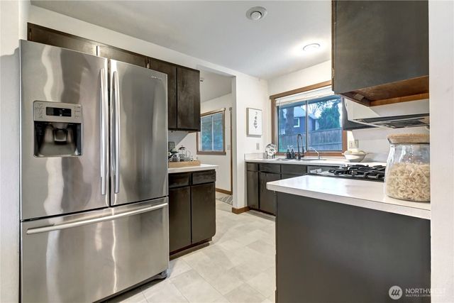 $2,399,850 | 9901 Northeast 32nd Street, Bellevue, WA 98004