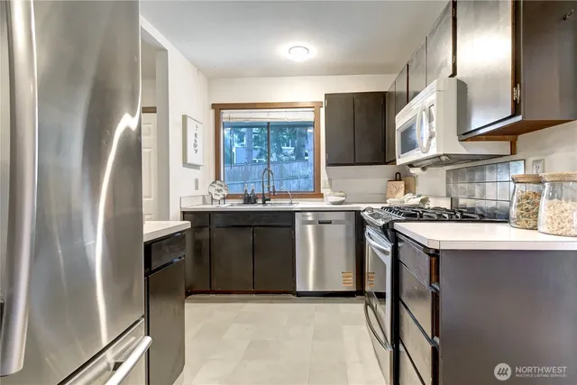 $2,399,850 | 9901 Northeast 32nd Street, Bellevue, WA 98004