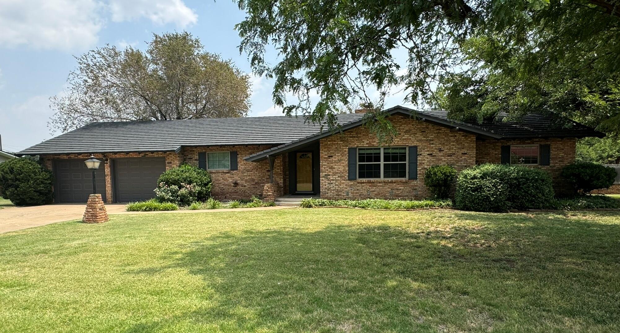 1408 Amarillo Plainview, TX 79072 - Photo 1 of 33 IMG_3253