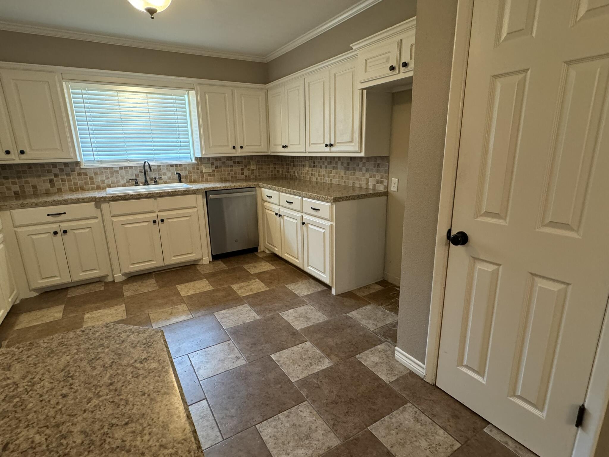 1408 Amarillo Plainview, TX 79072 - Photo 13 of 33 IMG_3262