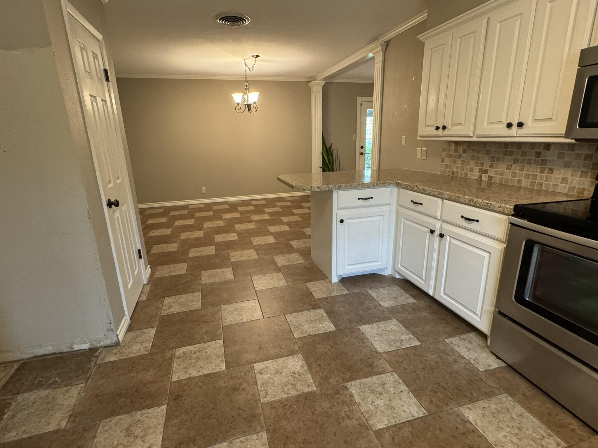 1408 Amarillo Plainview, TX 79072 - Photo 15 of 33 IMG_3264