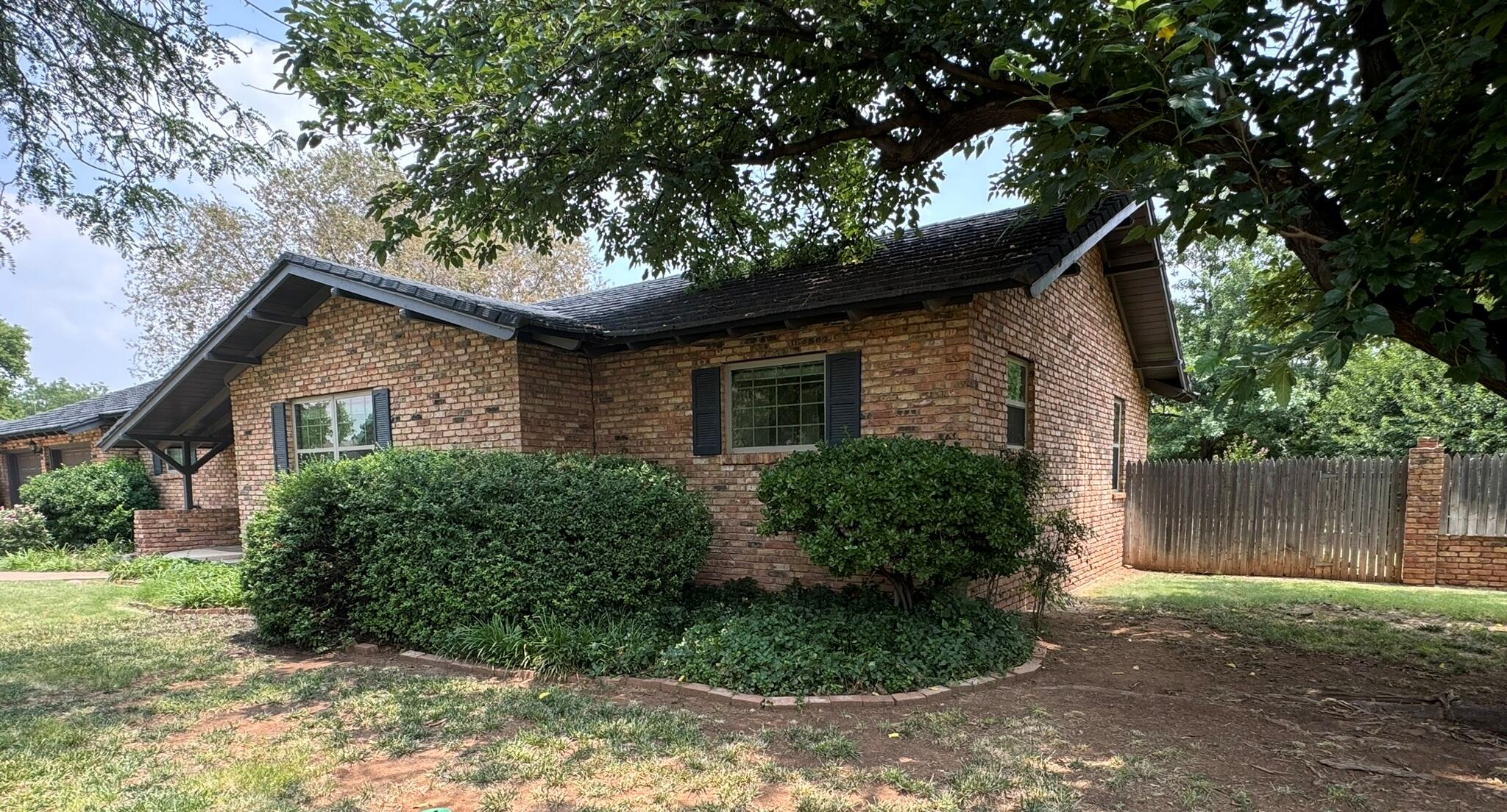 1408 Amarillo Plainview, TX 79072 - Photo 3 of 33 IMG_3255
