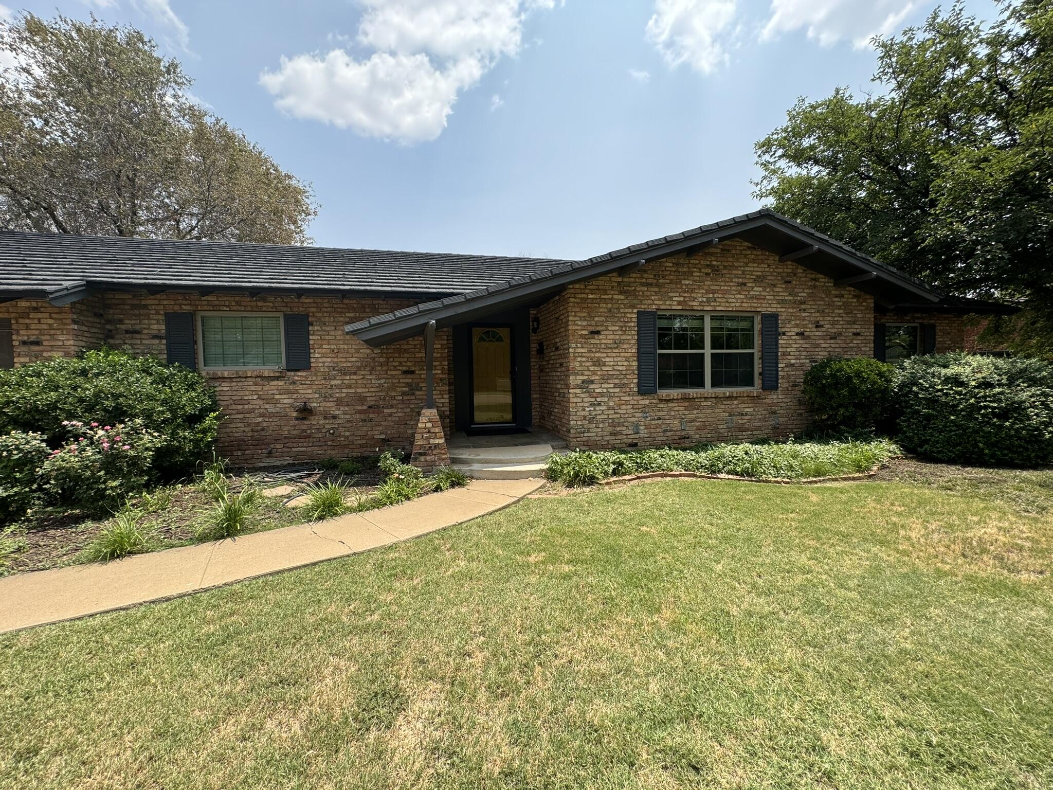 1408 Amarillo Plainview, TX 79072 - Photo 5 of 33 IMG_3257