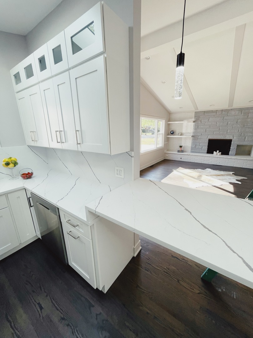 1017 Dell Road Northbrook, IL 60062 - Photo 17 of 52 a view of cabinets and wooden floor