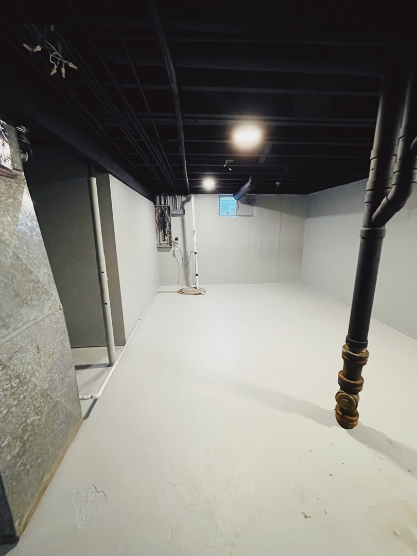 1017 Dell Road Northbrook, IL 60062 - Photo 51 of 52 a view of empty room