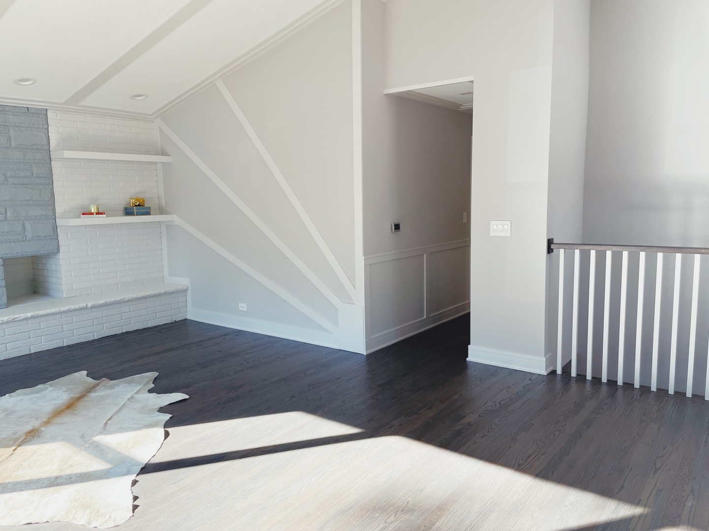 1017 Dell Road Northbrook, IL 60062 - Photo 9 of 52 a hallway with wooden floor