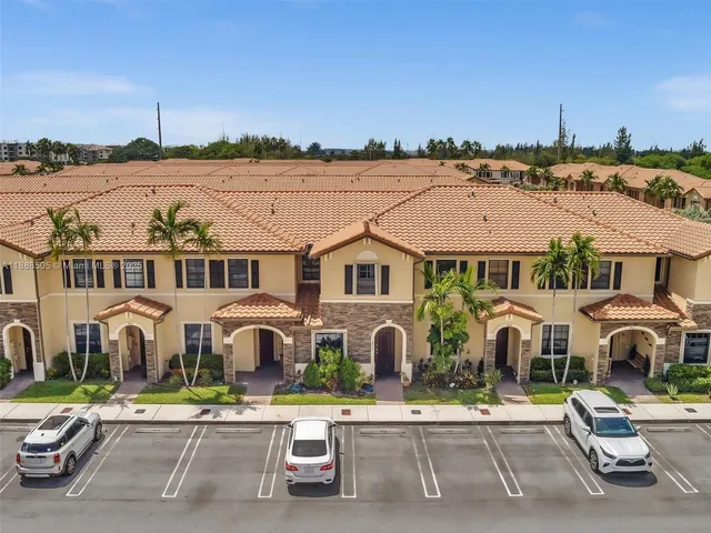 $2,975 | 8926 West 35th Court, Hialeah, FL 33018