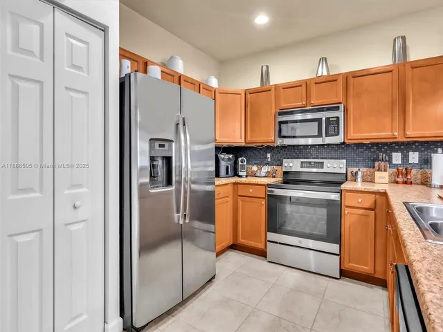 $2,975 | 8926 West 35th Court, Hialeah, FL 33018