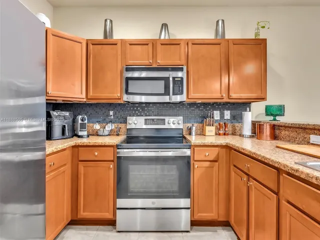 $2,975 | 8926 West 35th Court, Hialeah, FL 33018