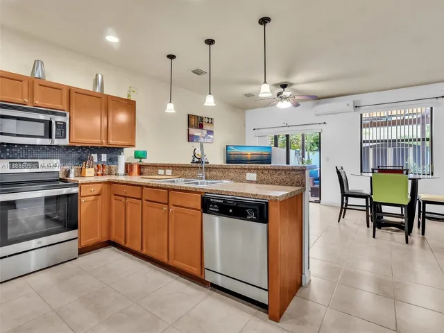 $2,975 | 8926 West 35th Court, Hialeah, FL 33018