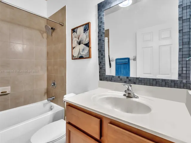 $2,975 | 8926 West 35th Court, Hialeah, FL 33018