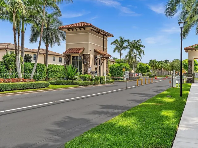 $2,975 | 8926 West 35th Court, Hialeah, FL 33018