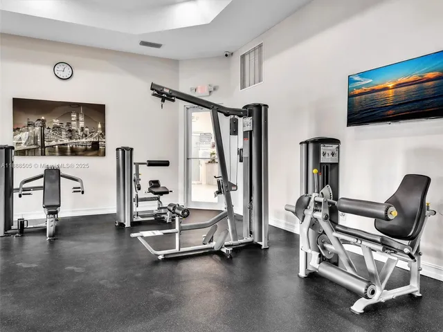 $2,975 | 8926 West 35th Court, Hialeah, FL 33018