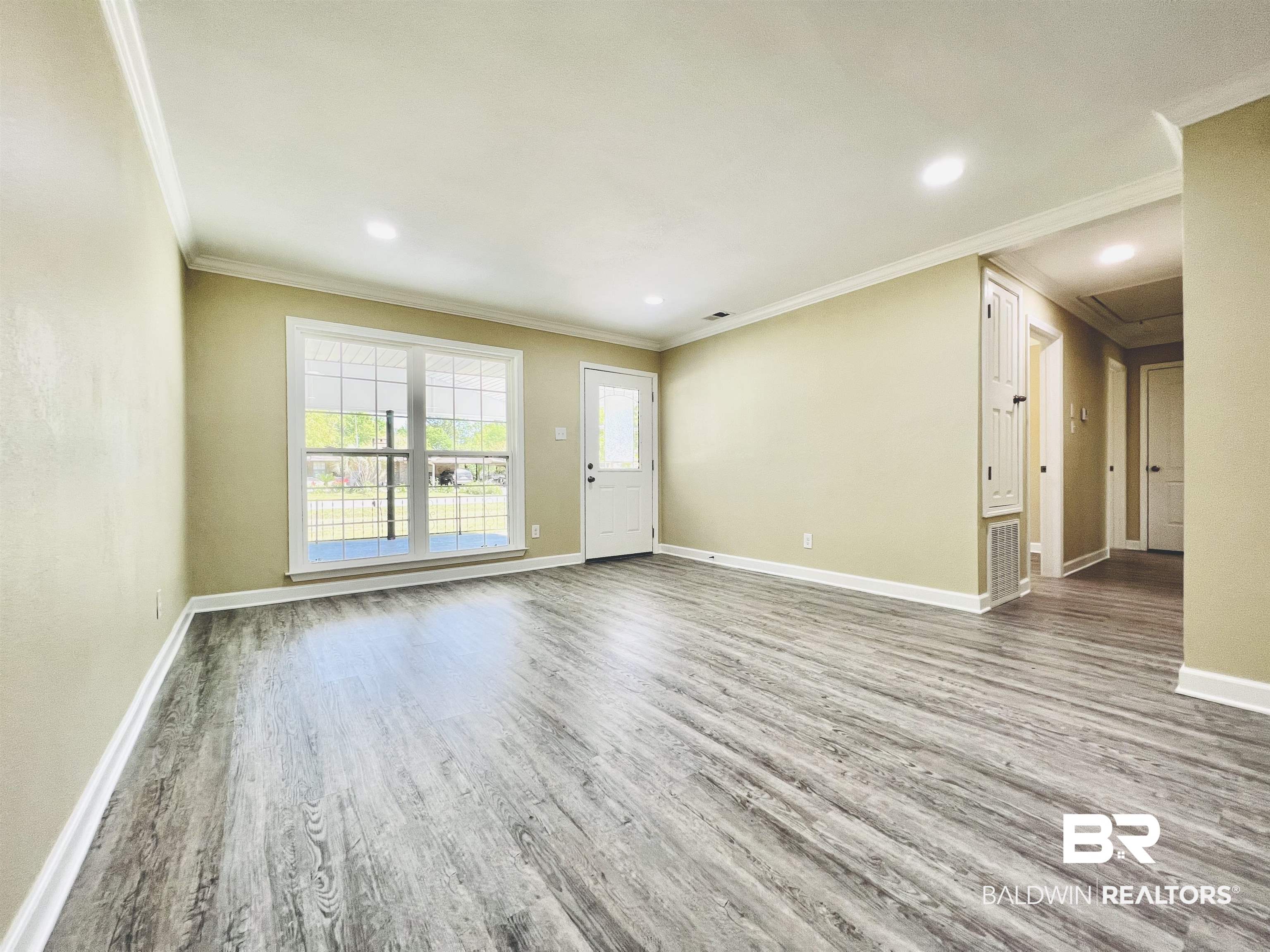 4952 MacKenzie Drive Mobile, AL 36619 - Photo 4 of 32