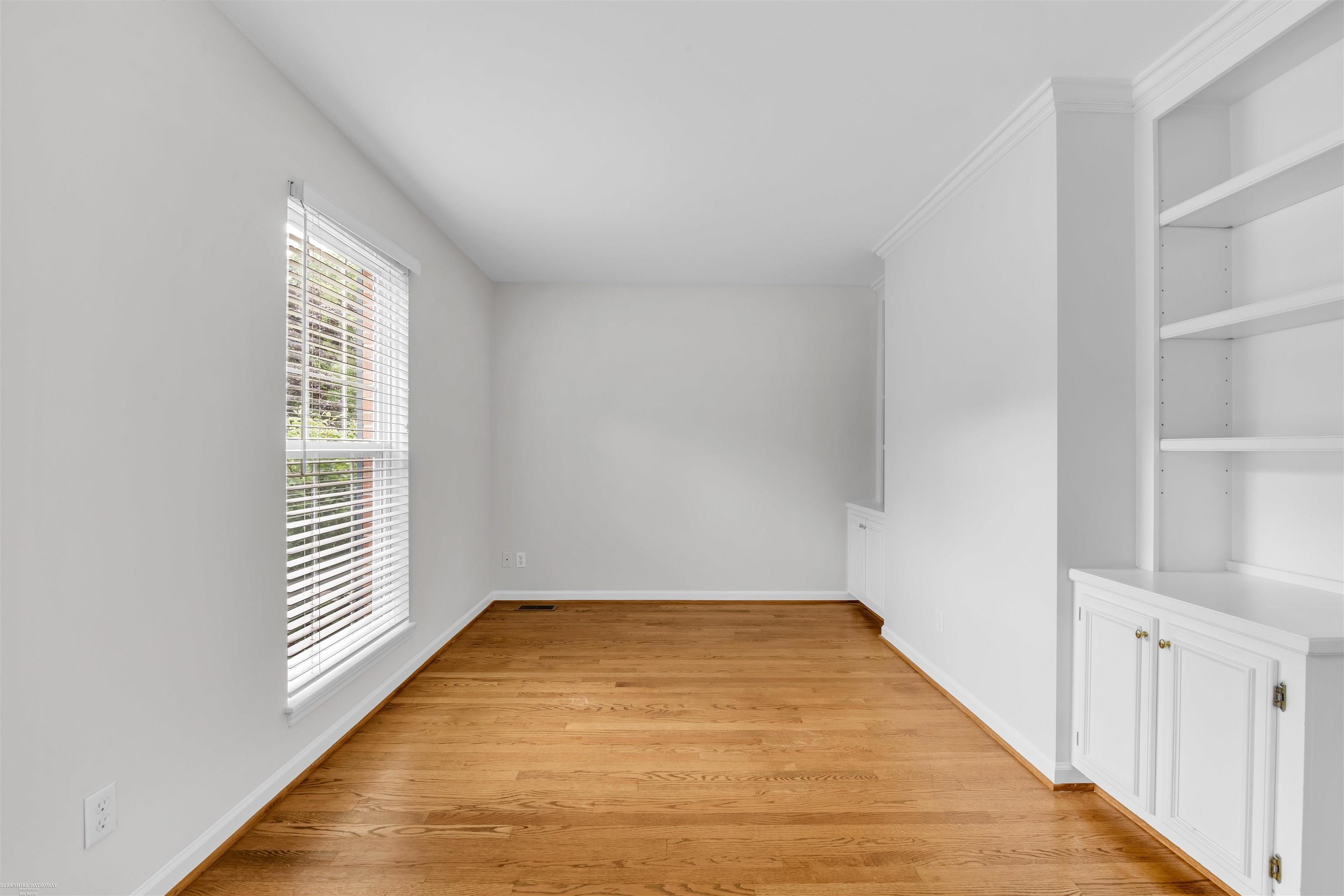 860 Neff Road Grosse Pointe, MI 48230 - Photo 11 of 30 50117572-10.JPG