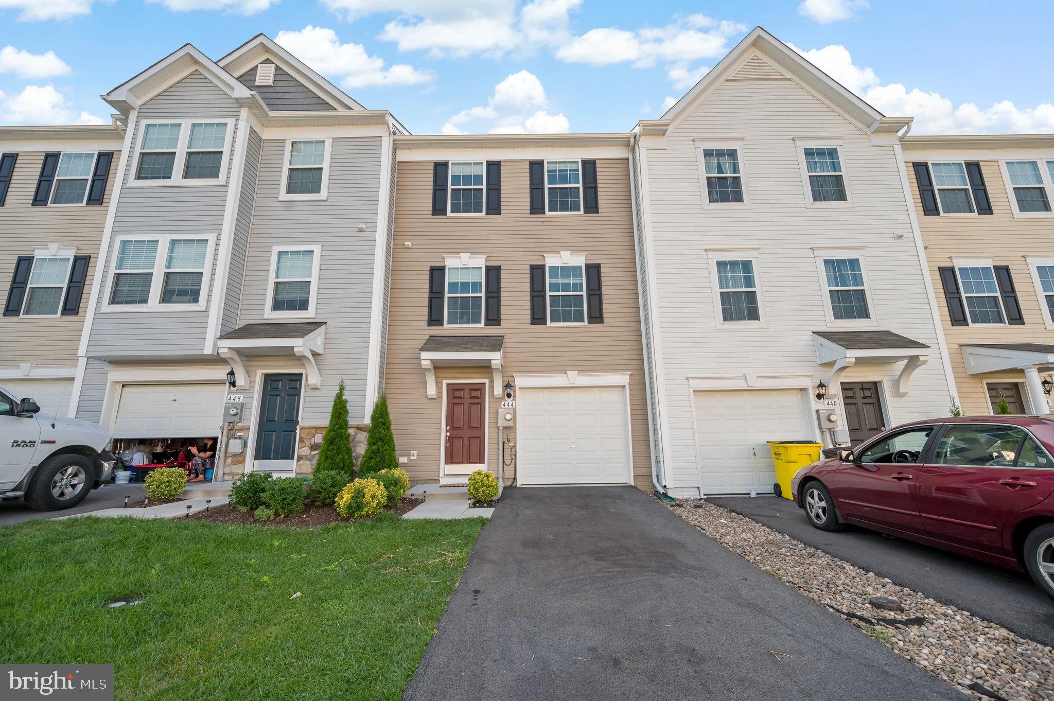 444 Rumbling Rock Road Hedgesville, WV 25427 - Photo 2 of 36 Gallery Image 2