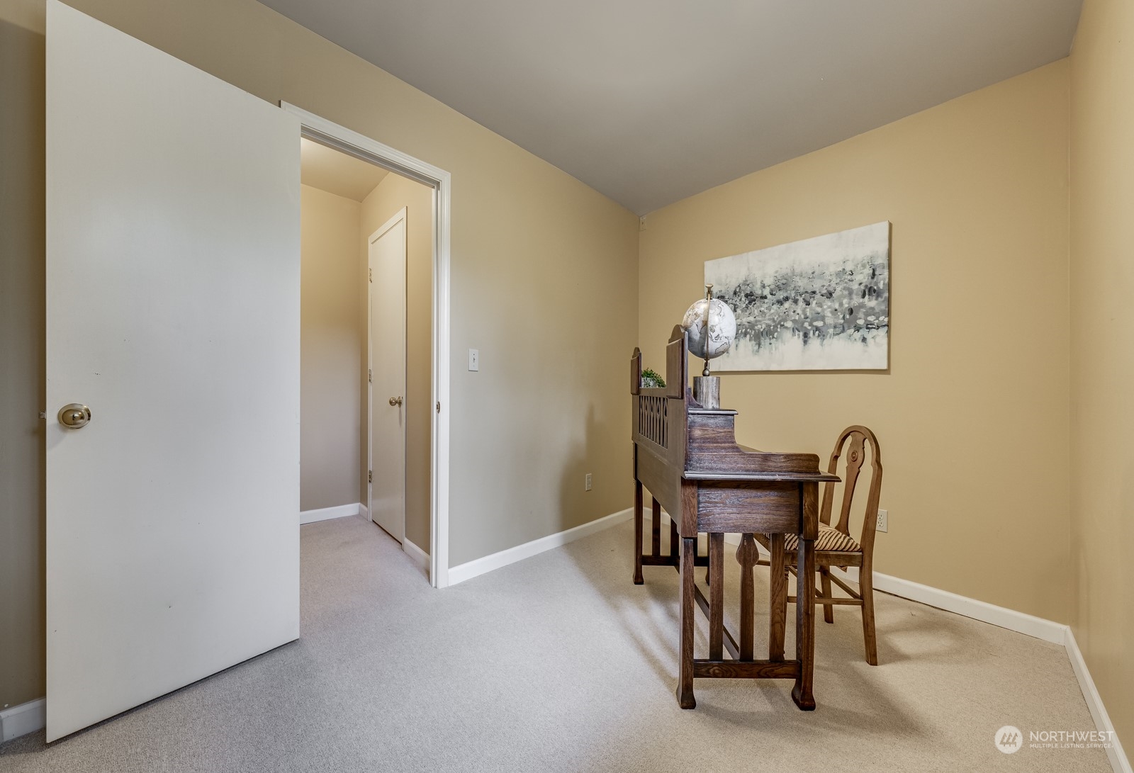 12325 Old Snohomish Monroe Road Snohomish, WA 98290 - Photo 29 of 40 a view of a dining room that has a table and chairs in it