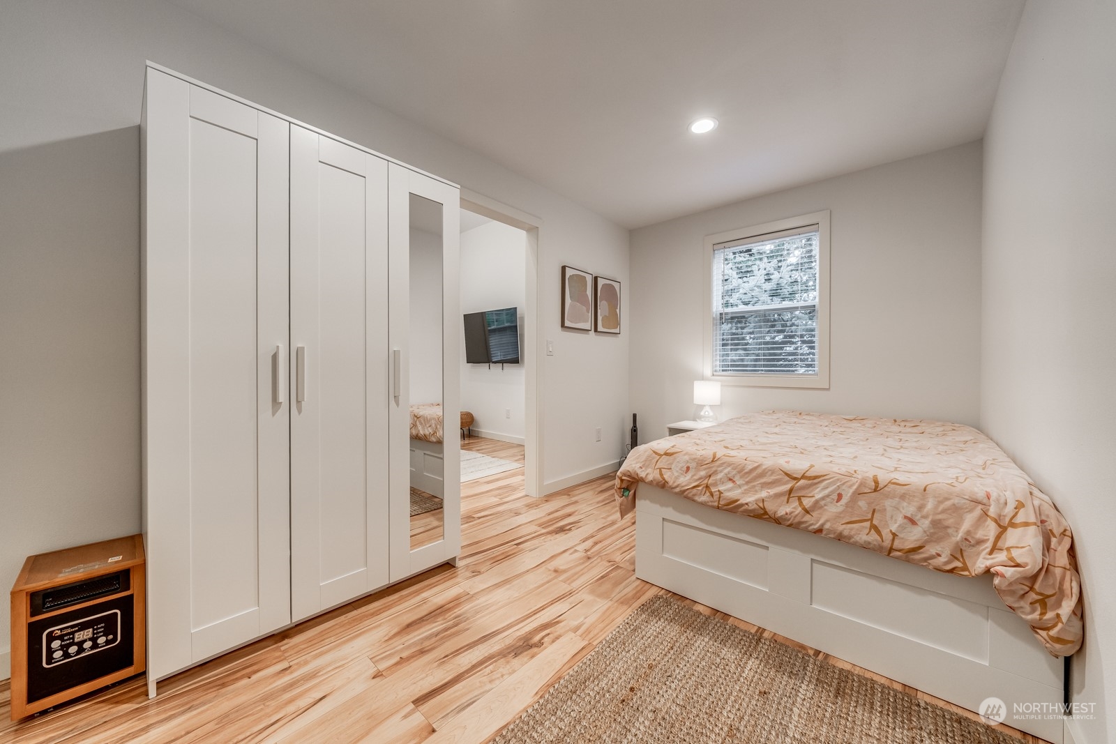 12325 Old Snohomish Monroe Road Snohomish, WA 98290 - Photo 37 of 40 a spacious bedroom with a bed and a window