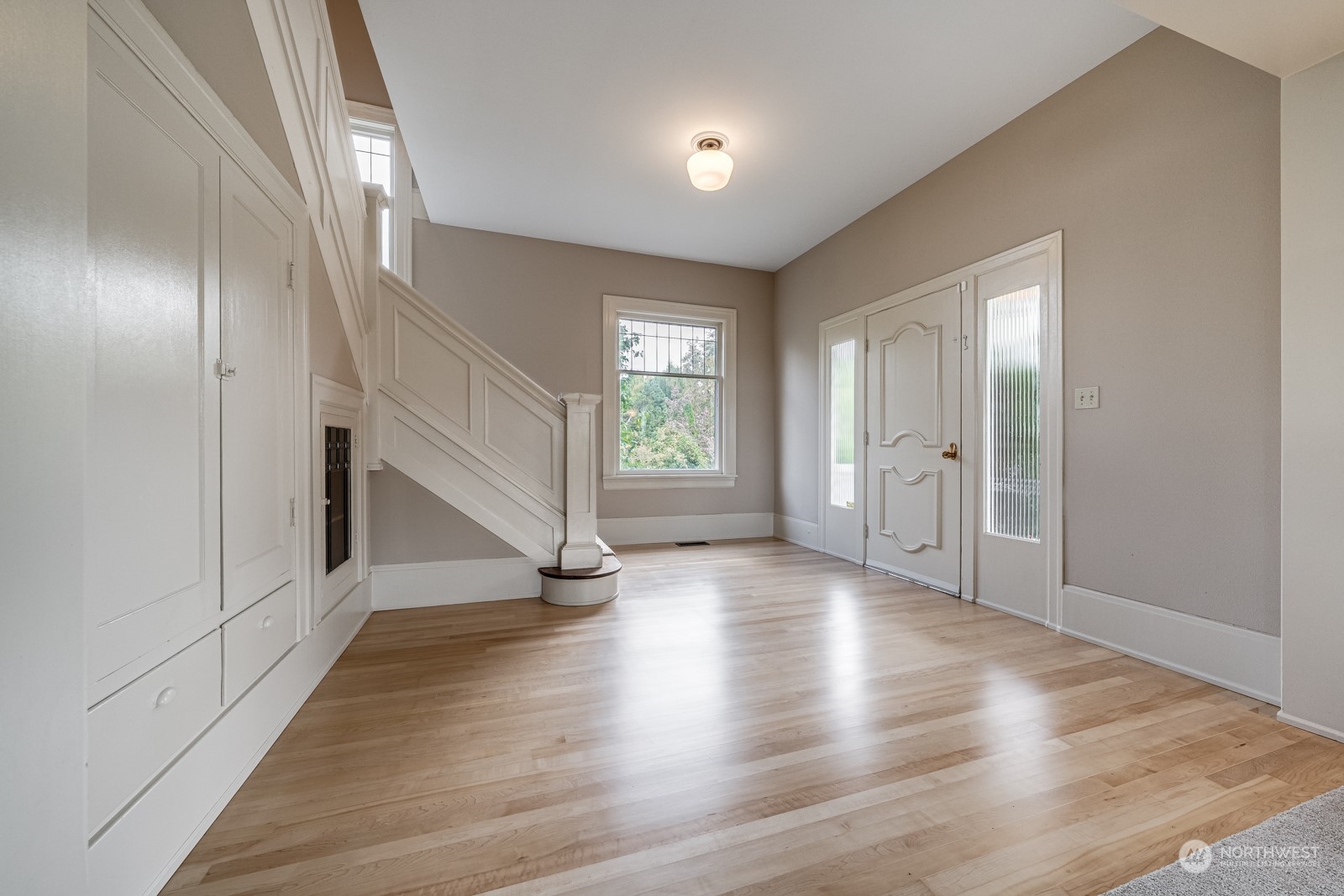 12325 Old Snohomish Monroe Road Snohomish, WA 98290 - Photo 10 of 40 a view of an entryway with wooden floor