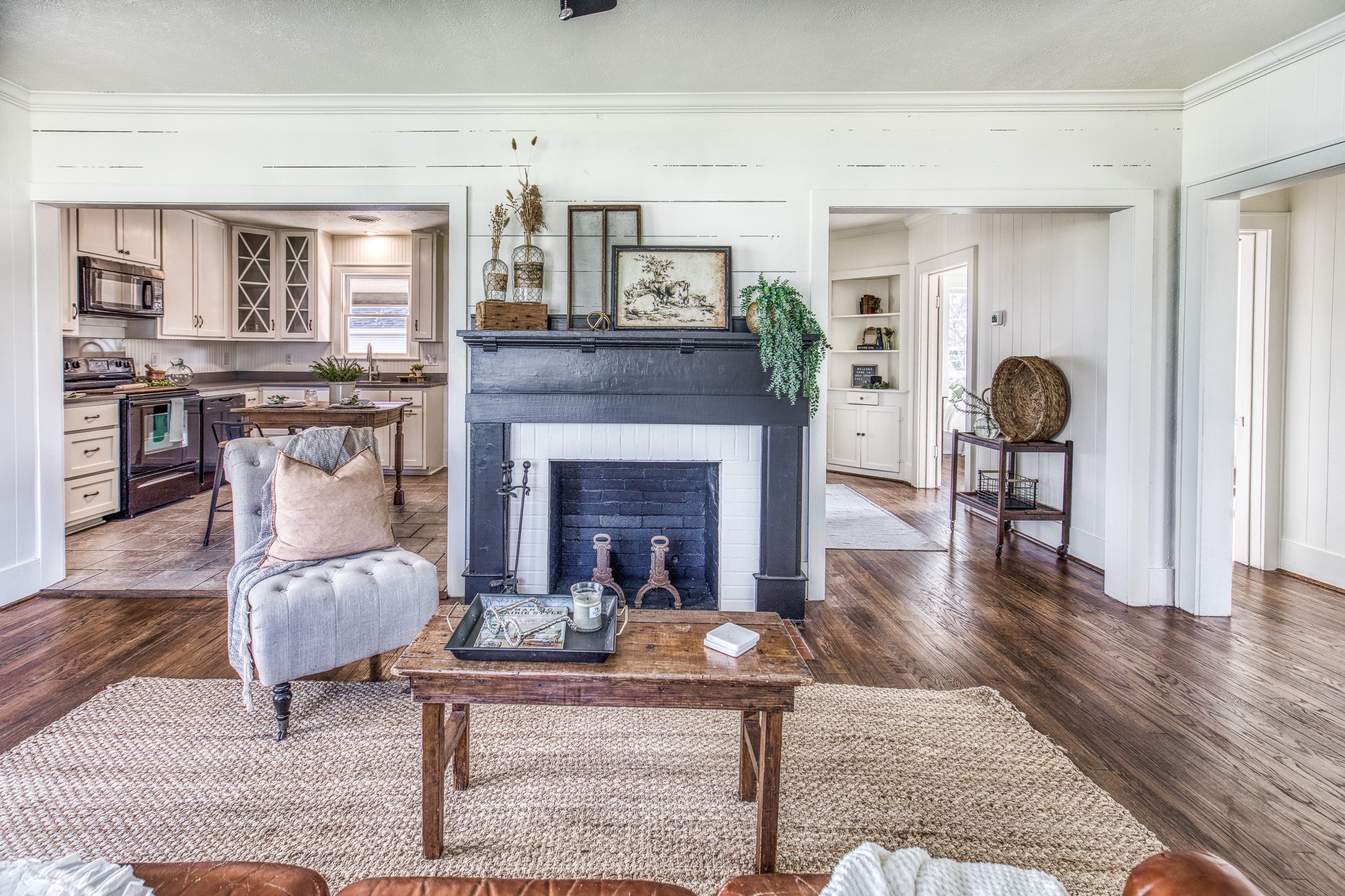 602 Alma Street Brenham, TX 77833 - Photo 4 of 20 a living room with furniture and a fireplace