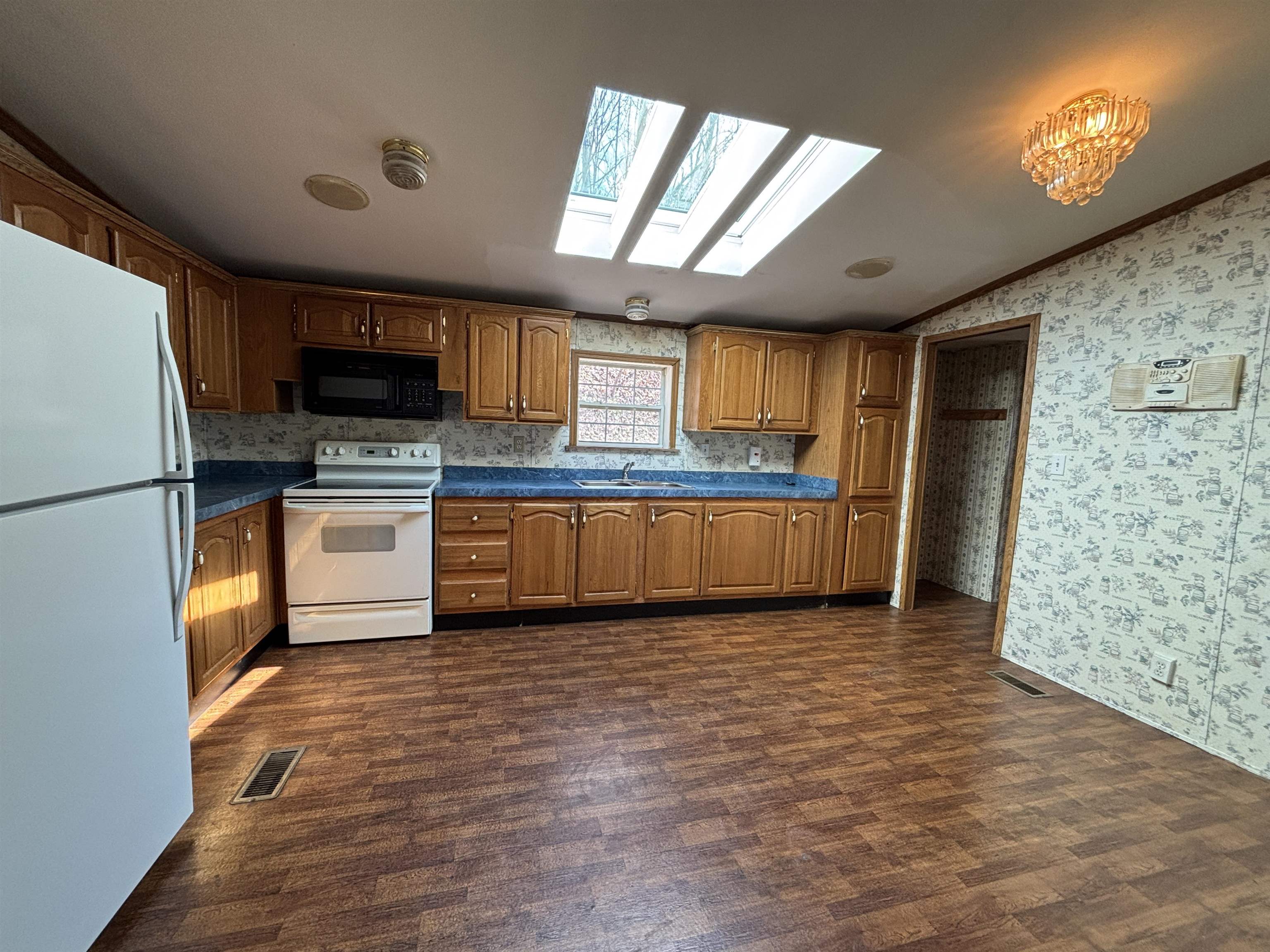 1109 Highway 4A Enfield, NH 03748 - Photo 8 of 27