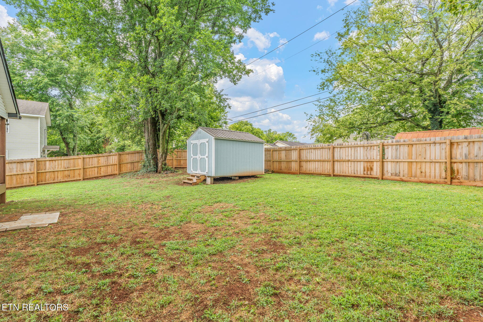 232 West Stephenson Street Alcoa, TN 37701 - Photo 22 of 25 Backyard