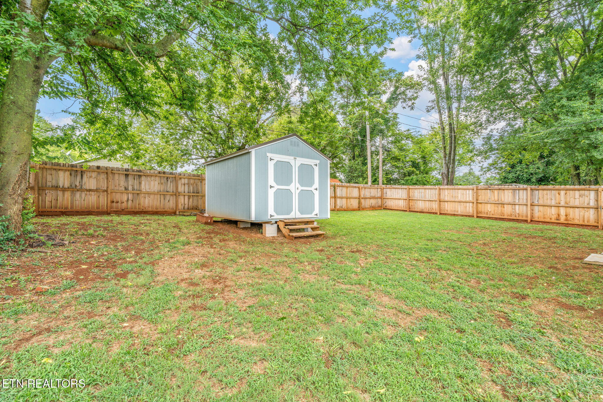232 West Stephenson Street Alcoa, TN 37701 - Photo 23 of 25 Backyard Shed