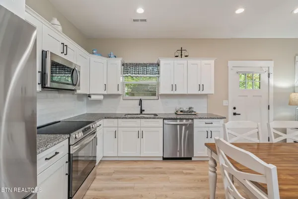 $367,500 | 232 West Stephenson Street, Alcoa, TN 37701