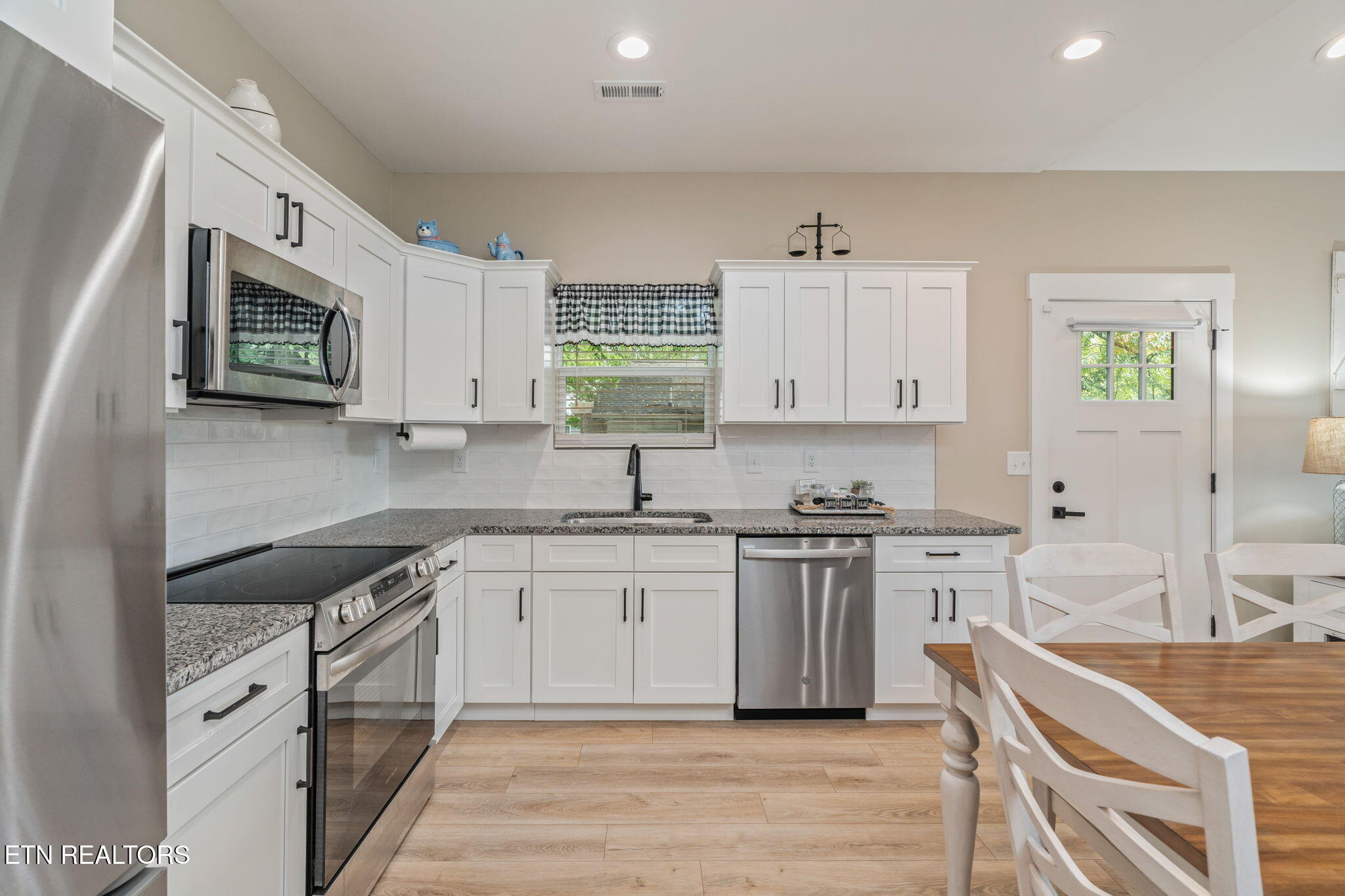 232 West Stephenson Street Alcoa, TN 37701 - Photo 9 of 25 Kitchen