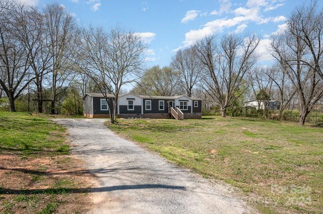 127 Robs Court Grover, NC 28073 - Photo 3 of 34 Gallery Image 3