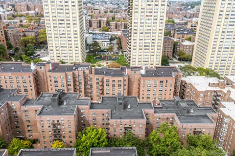 $359,000 | 99-45 60th Avenue, Unit 6J | South Corona