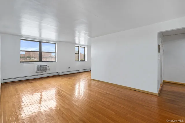 $359,000 | 99-45 60th Avenue, Unit 6J | South Corona