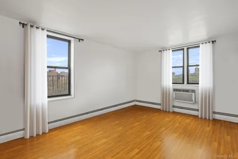 $359,000 | 99-45 60th Avenue, Unit 6J | South Corona