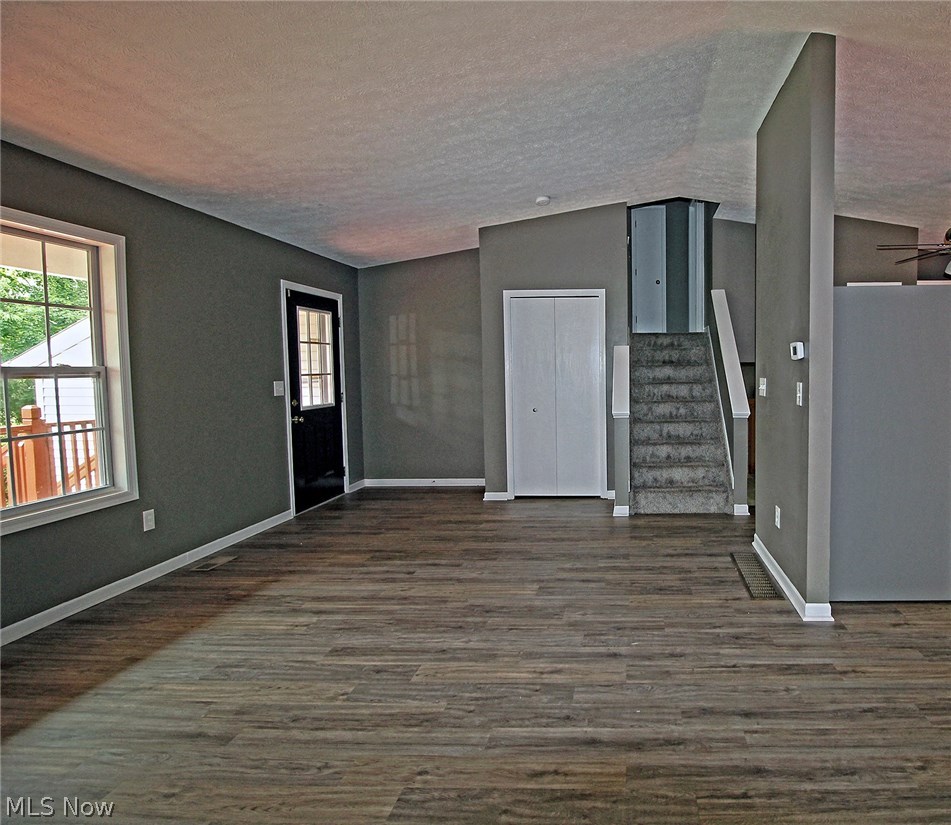 2087 South Hametown Road Akron, OH 44321 - Photo 8 of 27