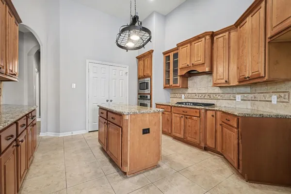 $2,950 | 2891 Tuscania Lane, League City, TX 77573