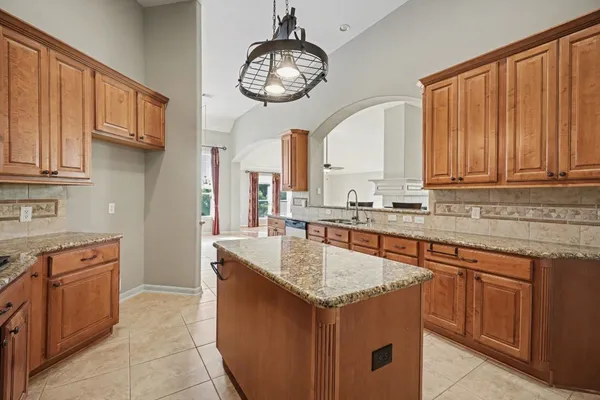 $2,950 | 2891 Tuscania Lane, League City, TX 77573