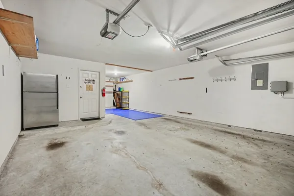 $2,950 | 2891 Tuscania Lane, League City, TX 77573