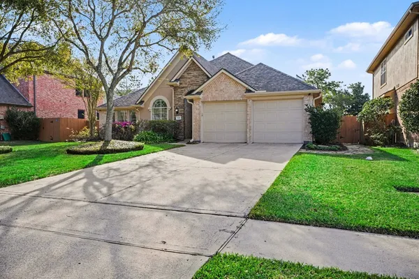 $2,950 | 2891 Tuscania Lane, League City, TX 77573