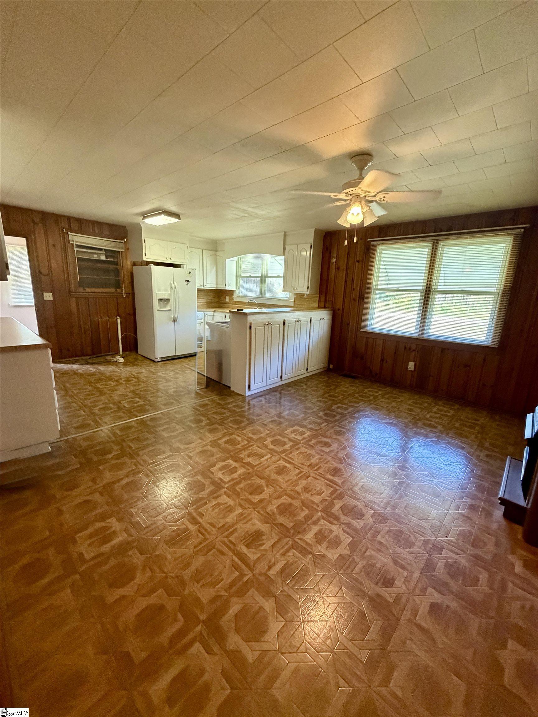 7593 Greenpond Road Gray Court, SC 29645 - Photo 8 of 25 Gallery Image 8
