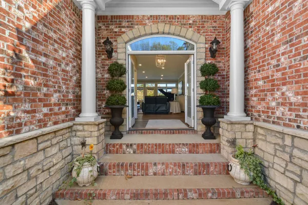$1,649,000 | 505 Sailboat Point, Savannah, TN 38372