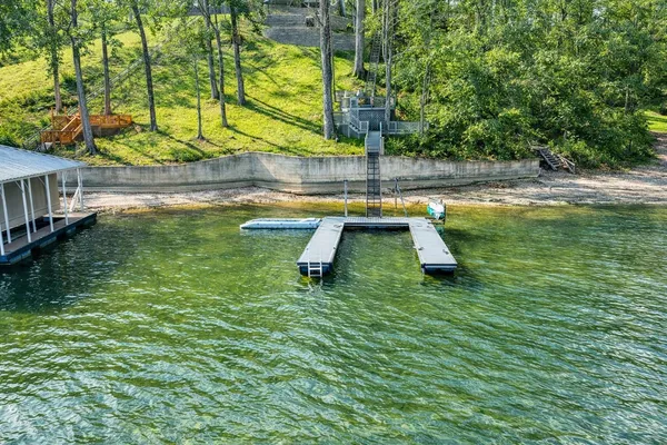 $1,699,000 | 505 Sailboat Point, Savannah, TN 38372