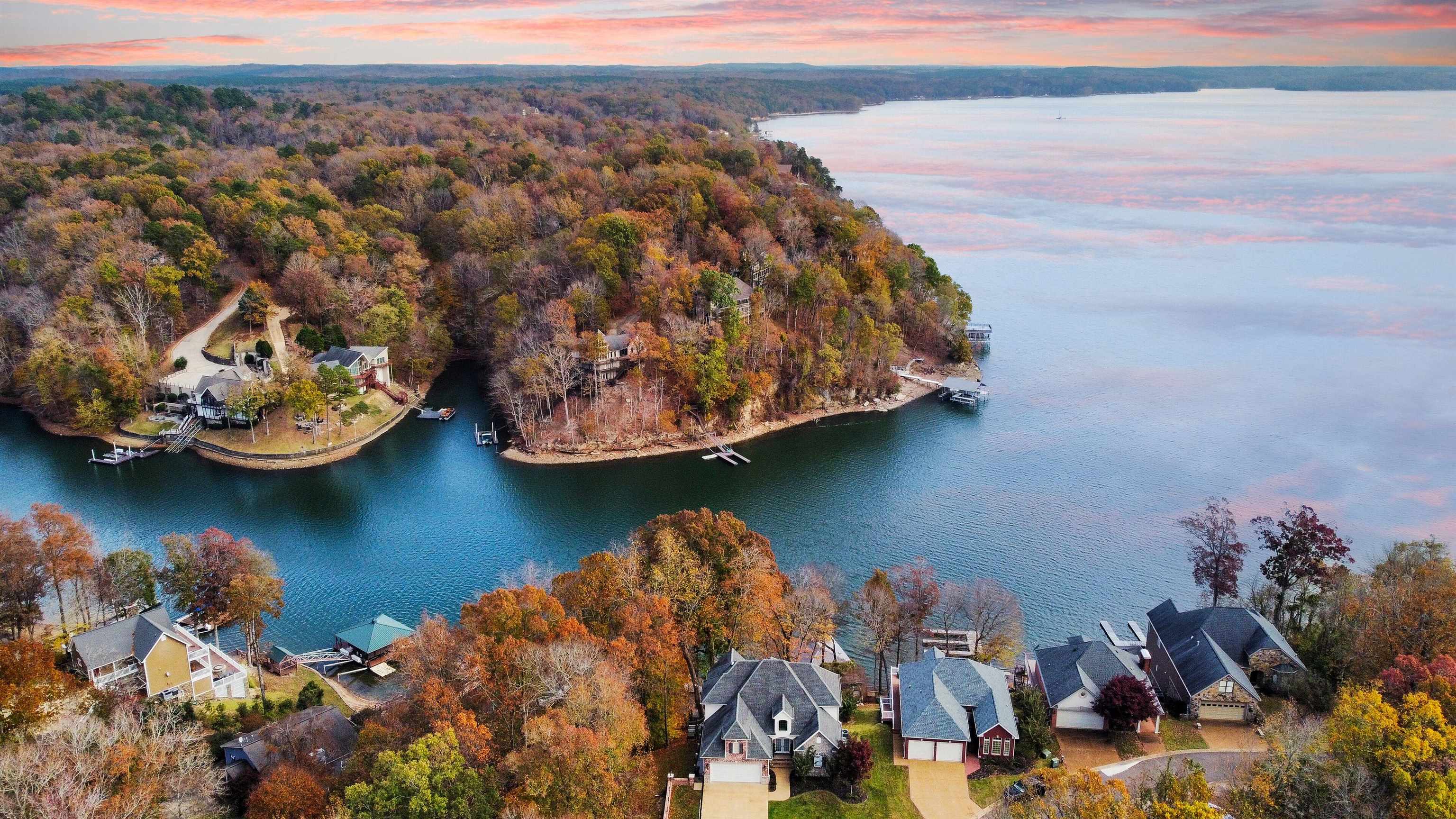 505 Sailboat Point Savannah, TN 38372 - Photo 40 of 40 an aerial view of a house with a lake view